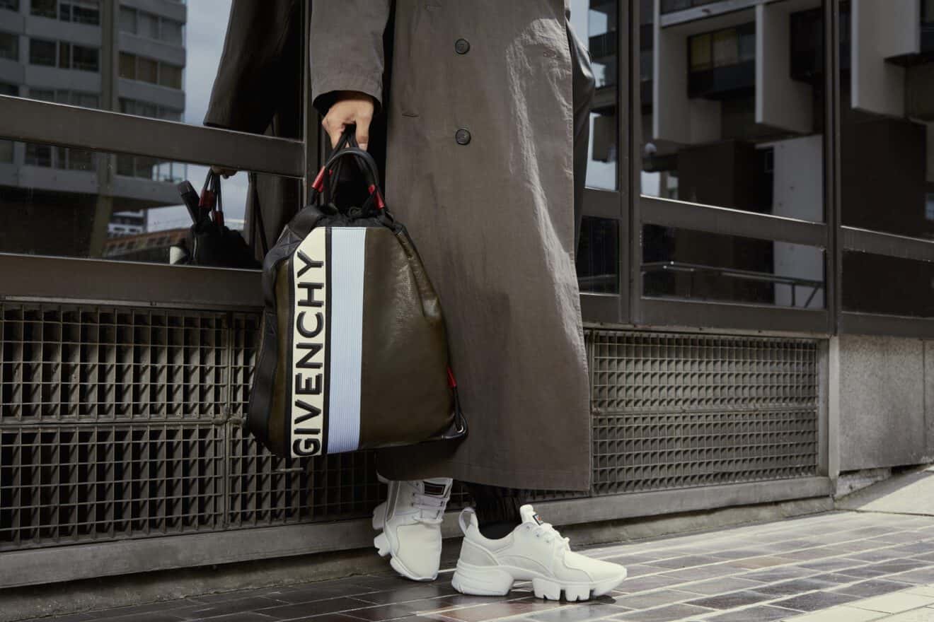 GIVENCHY