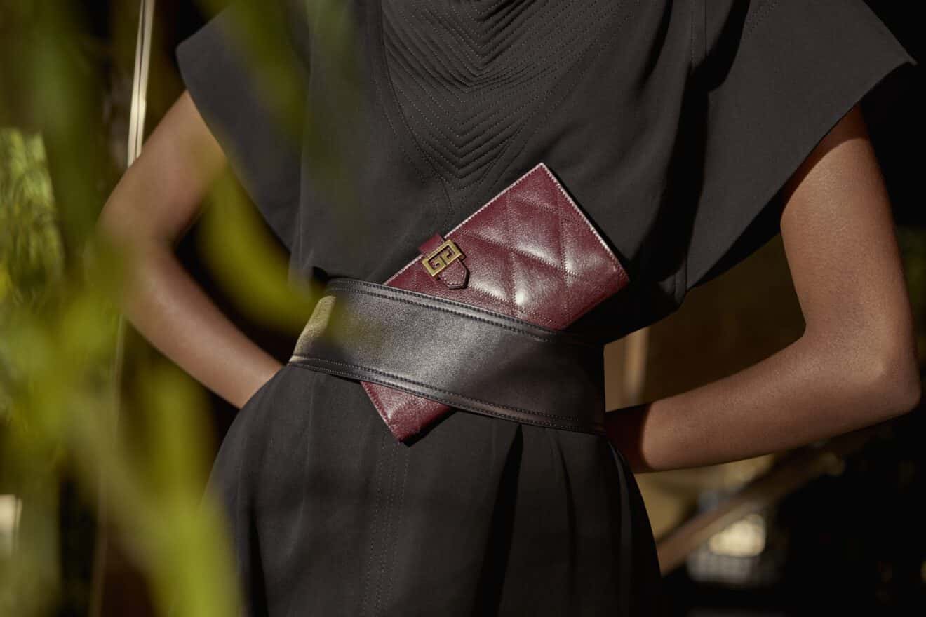 GIVENCHY